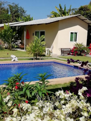 Hotels in Thung Ruang Thong